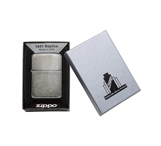 Doosje met de Replica 1941 Black ice van Zippo