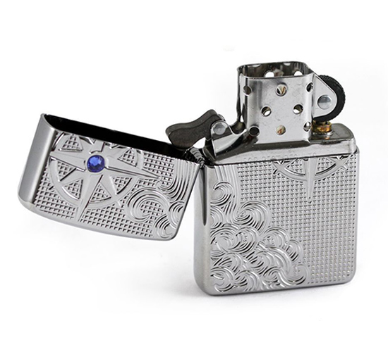 Armor zippo Nautic waves met blauw Swarovski steentje