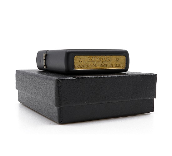 Black zippo box brass bottom
