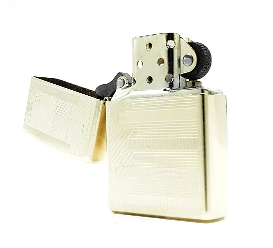 Bronzen zippo gravure open