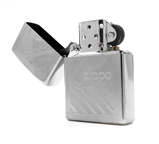 Chromen zippo gravure open