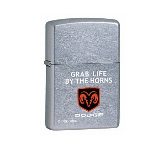 Dodge Zippo aansteker met street chrome afwerking en logo
