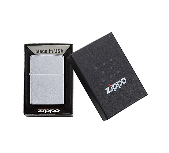 Doosje met de Satin (chrome) van Zippo