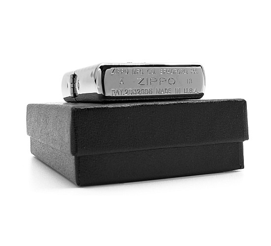 Vintage aansteker zippo onderkant doos