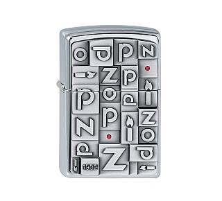 Zippo 1932 Emblem regular aansteker met geborstelde chrome afwerking en reliëf logo met rode kristal accenten