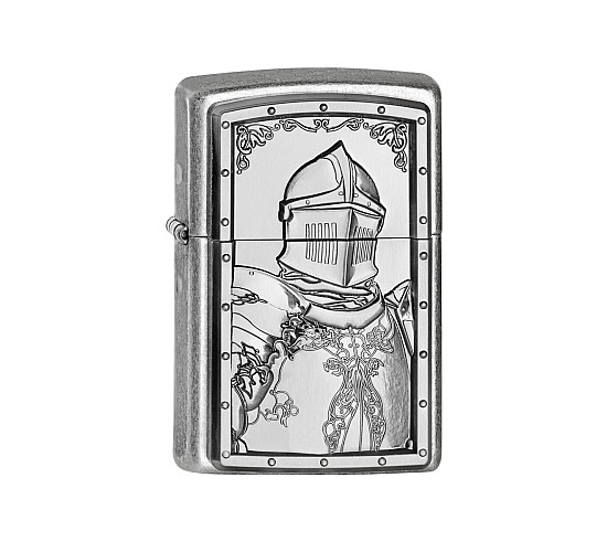 Zippo A Knight‘s Tale chrome zilveren aansteker met antieke afwerking en gegraveerde middeleeuwse ridder