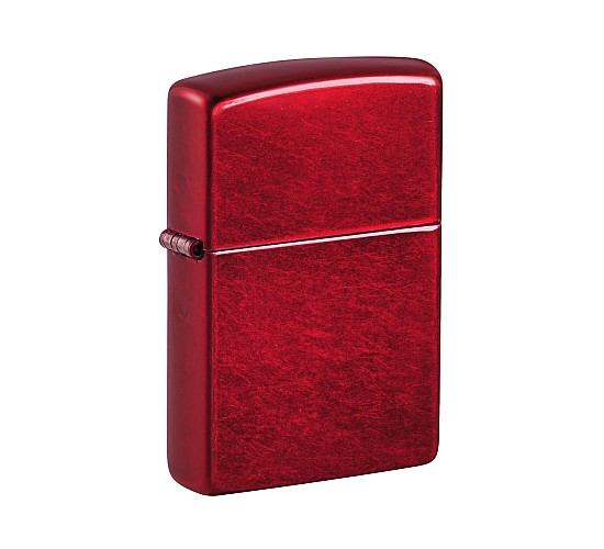 Zippo Candy Apple Red regular aansteker met Color Iced finish en street chrome details