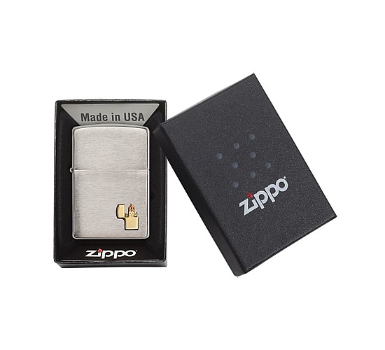 Doosje met de Brushed emblem  chrome van Zippo