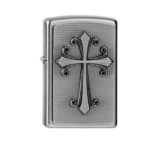 Zippo Cross regular model in chromekleur met satin afwerking en hoogreliëf kruis-embleem