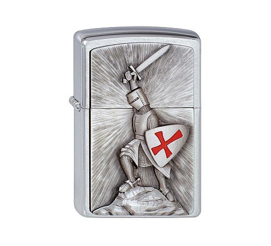 Zippo Crusade victory aansteker in chrome met geborstelde afwerking en epoxy inlay kruisvaardersmotief