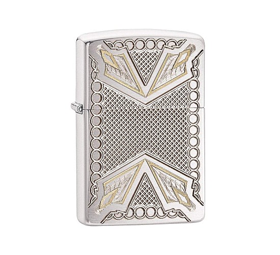Zippo Dagger Armor model in chromekleur met diepe gravures en gouden accenten, geborstelde afwerking