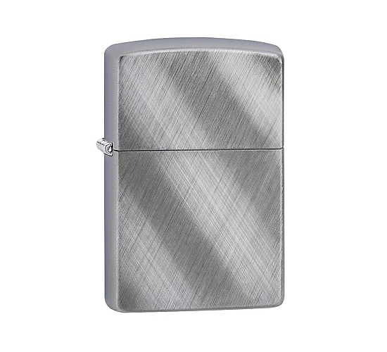 Zippo Diagonal weave regular aansteker met chrome kleur en diagonale geborstelde strepen