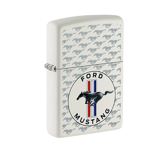Zippo Ford Mustang Horse & Bars Device met matte witte afwerking en print van galopperend Mustang-paard en Tri-Bar logo