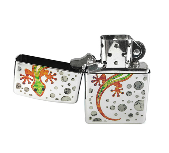 Hoogglans chromen zippo met gecko print in Fusion style