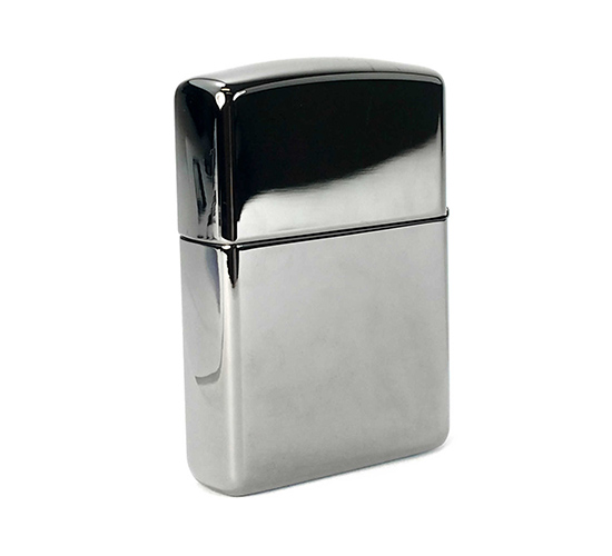 Achterkant van de Fusion gekko zippo aansteker