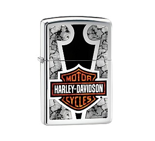 Zippo Harley Davidson Fusion aansteker met gepolijste chrome afwerking en zwart-oranje logo op marmerachtige achtergrond