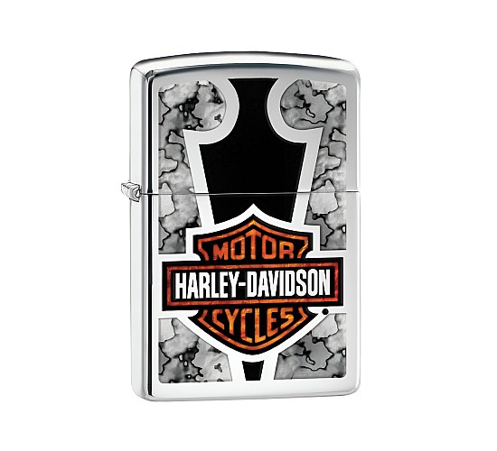 Zippo Harley Davidson Fusion aansteker met gepolijste chrome afwerking en zwart-oranje logo op marmerachtige achtergrond