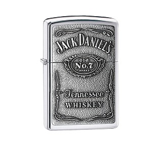 Zippo aansteker met gepolijste chrome afwerking en Jack Daniel's Tennessee whiskey label embleem