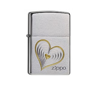 Zippo Love hearts aansteker met geborstelde chrome afwerking en two-tone gravure van chromen en bronzen harten