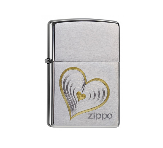 Zippo Love hearts aansteker met geborstelde chrome afwerking en two-tone gravure van chromen en bronzen harten