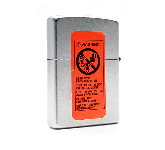 Zippo new york achterkant waarschuwing
