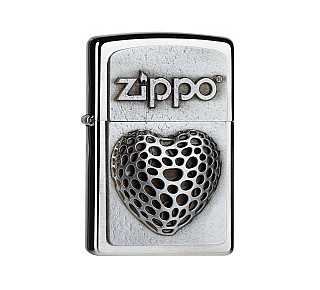 Zippo Open heart aansteker met geborsteld chrome afwerking, groot Zippo logo en 3D hart met open ronde gaten