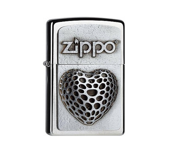 Zippo Open heart aansteker met geborsteld chrome afwerking, groot Zippo logo en 3D hart met open ronde gaten