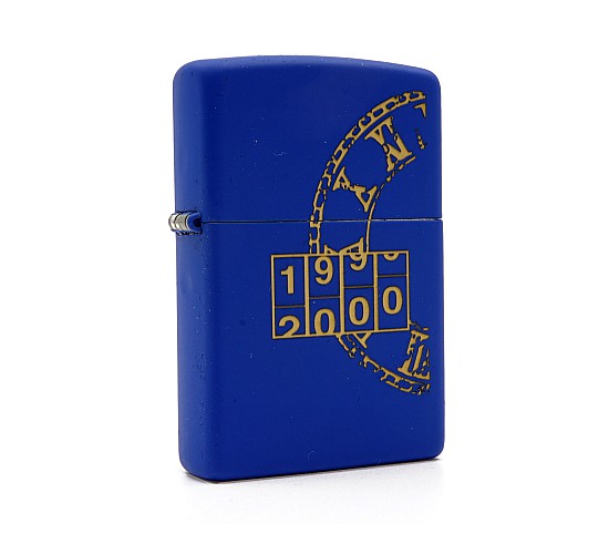 Zippo Planeta millennium matte blauwe aansteker met gouden klok print en Griekse cijfers van 1999 naar 2000