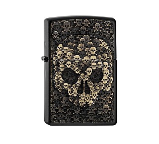 Matte zwarte Zippo met bronzen kleine doodshoofden in een grote 3D skull embleem
