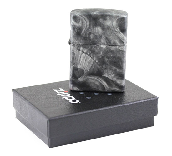 Zippo aansteker met smooth feeling en skull patroon