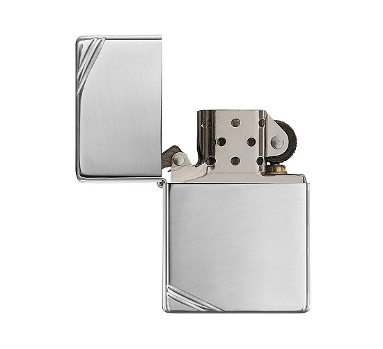 Hoogglans chrome vintage zippo met slashes