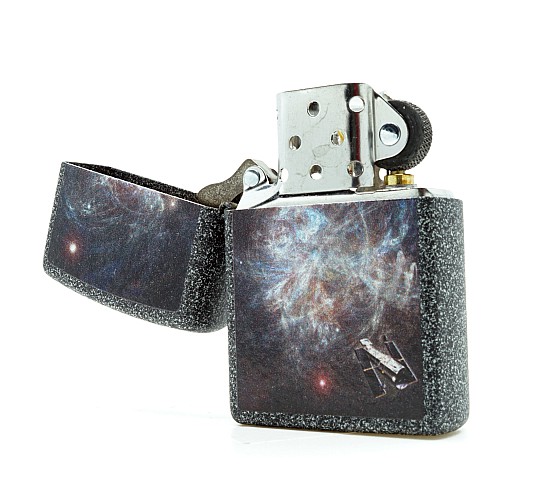 Zwart grijs korrel zippo sterrenstelsel